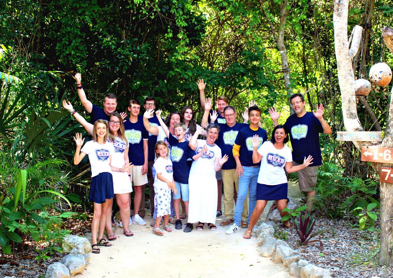 Camp Akumal - Hosted Family Bungalows Exterior foto